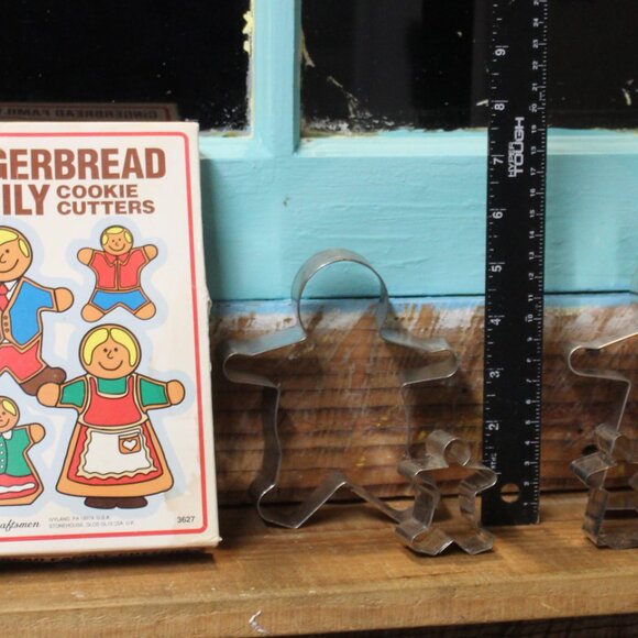 Vintage Gingerbread Cookie Cutters โ Set of 4 โ Fox Run โ Holiday Baking - Picture 6 of 6